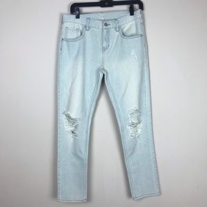 Bullhead Distressed Light Wash Jeans